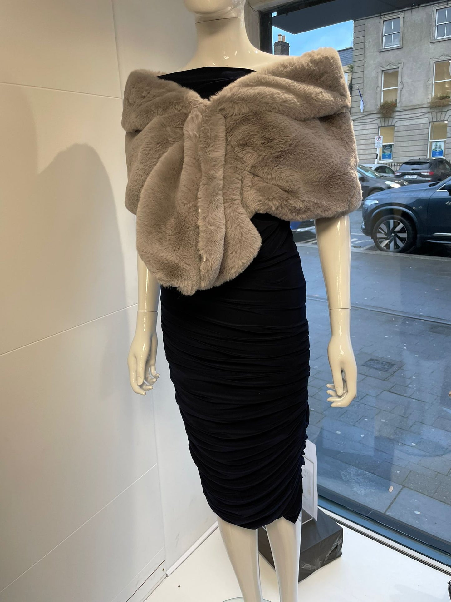FAUX FUR SHAWL