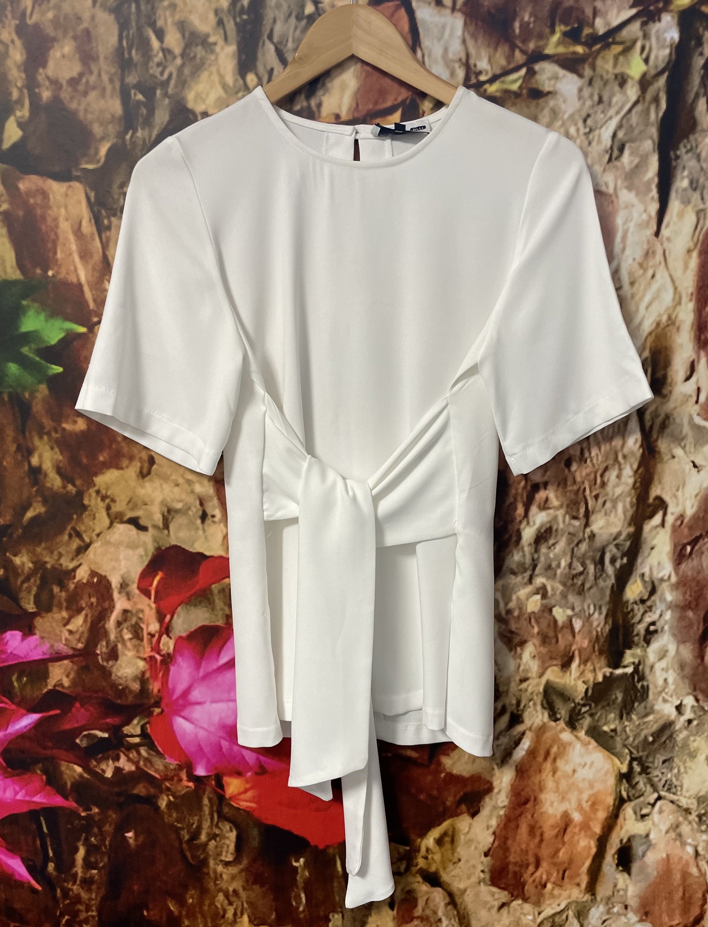 Short sleeve top white top with tie