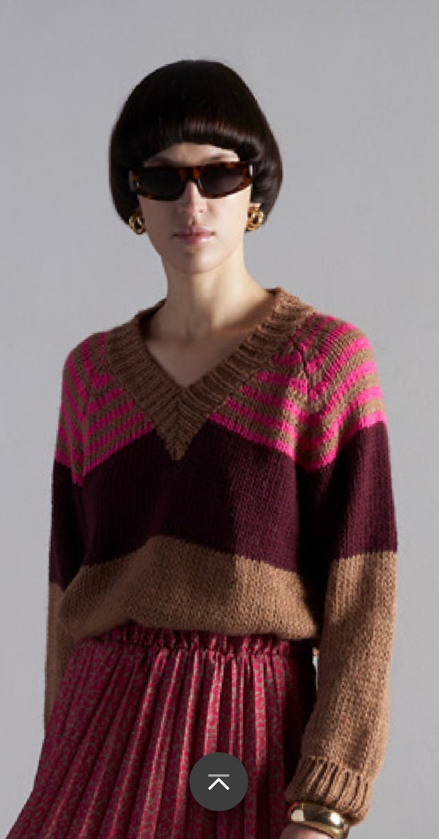 Pia B Tan & Wine Wide V Neck Wool Jumper.