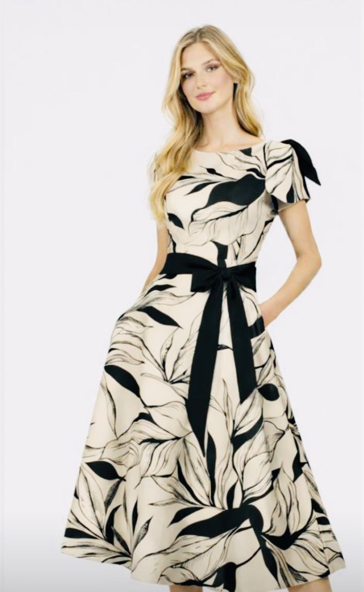 Monochrome belted Moncha dress